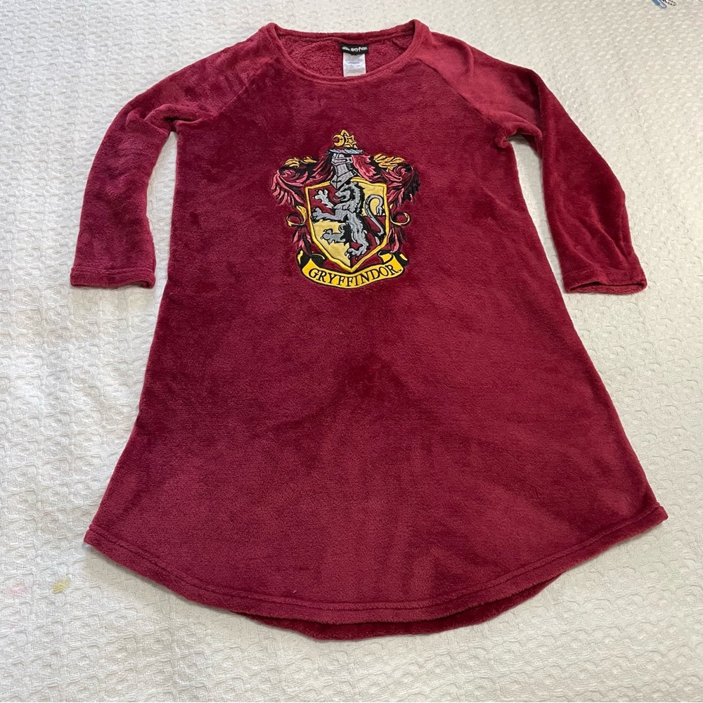 Harry Potter. Gryffindor Maroon Long Sleeve Shirt. Size. 18/20 Youth